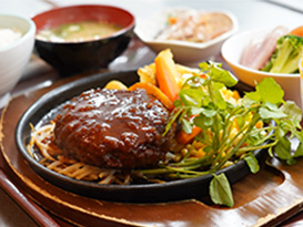 レストラン顔負けの「ディスコ食堂」あります！